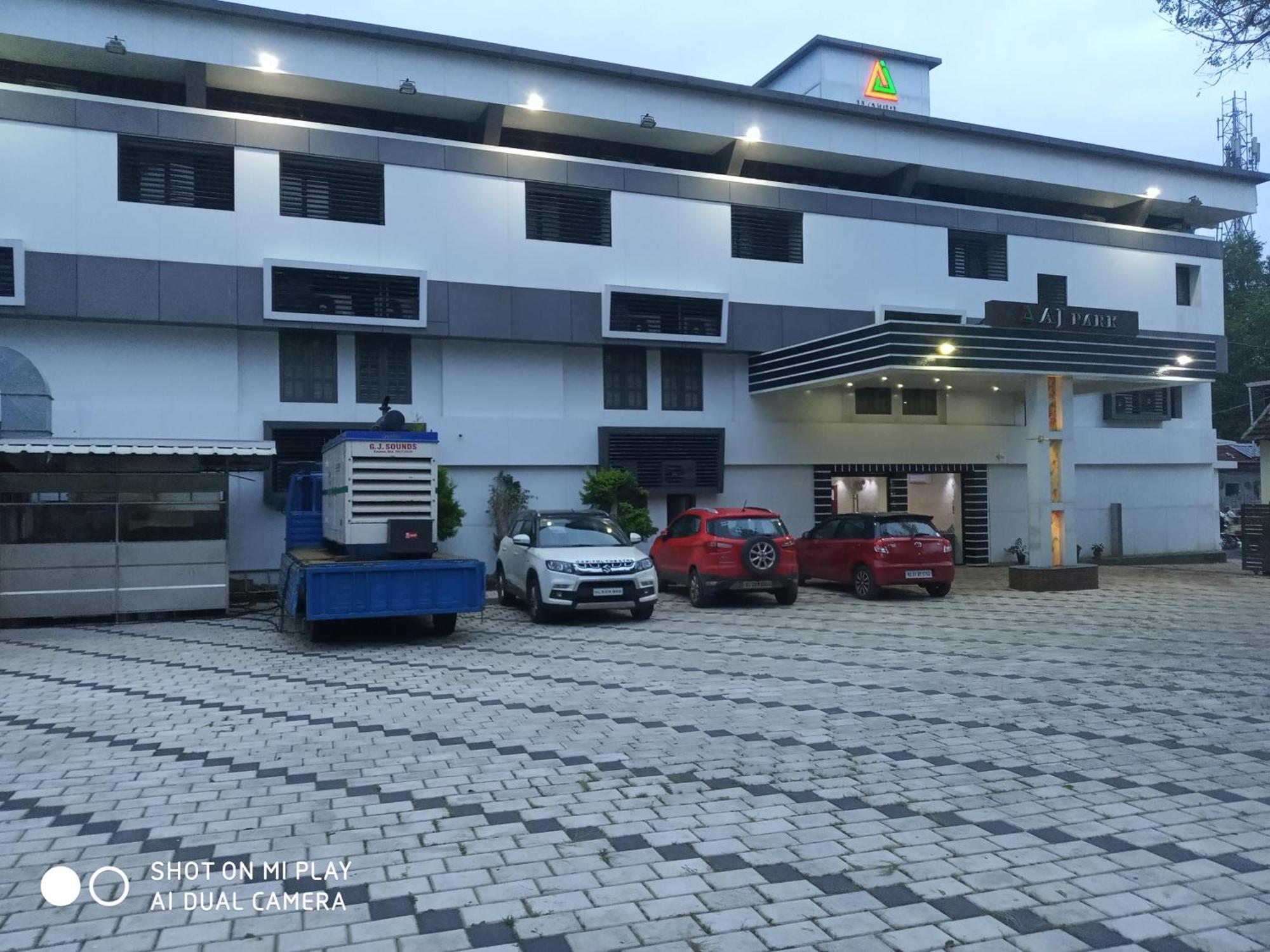 Hotel A J Park Alappuzha Екстер'єр фото