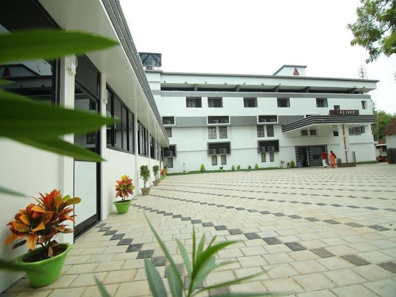 Hotel A J Park Alappuzha Екстер'єр фото